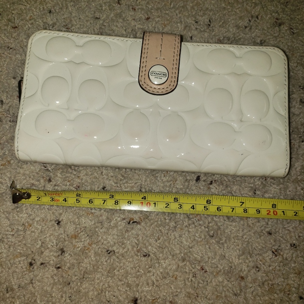 Coach wallet patten leather